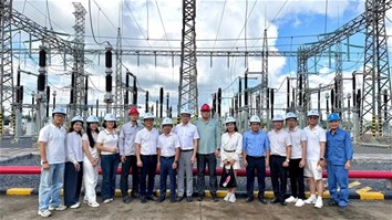 GẮN LÝ THUYẾT VỚI THỰC TIỄN: HỌC VIÊN EPU TRẢI NGHIỆM TRANG TRẠI ĐIỆN GIÓ HIỆN ĐẠI BẬC NHẤT TÂY NGUYÊN